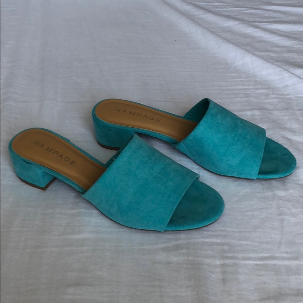 Women slippers!